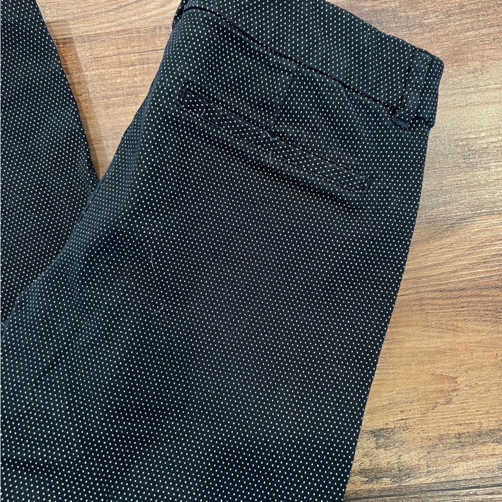 Old navy black pixie pants - Picture 2 of 4